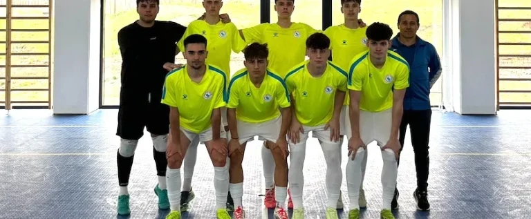 Juniorii șimăndani înșiră victoriile în seria barajelor la futsal