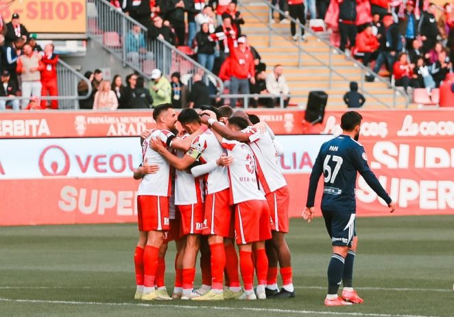 Utiștii merg relaxați pe malul Dunării, Oțelul începe să tremure