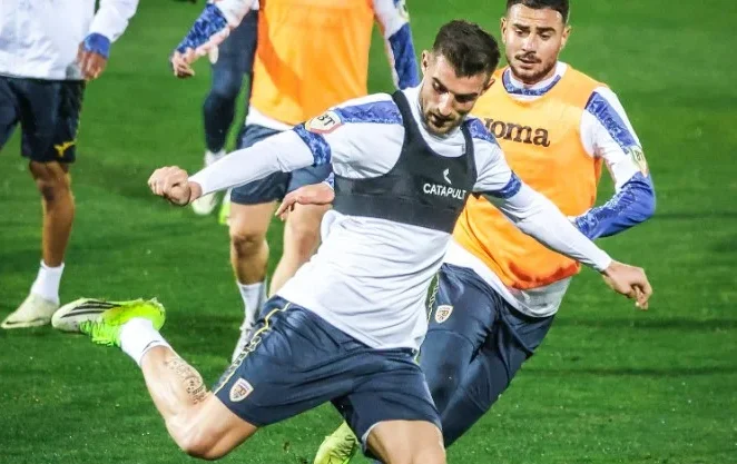 Coman a rămas cu convocarea sub tricolor, Lucescu l-a uitat pe bancă