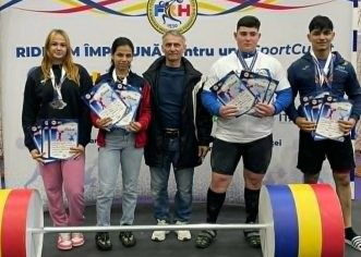 Halterofilii CSM-ului au făcut furori la Naționalele sub 17 ani