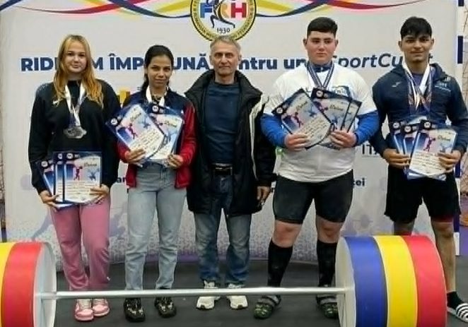 Halterofilii CSM-ului au făcut furori la Naționalele sub 17 ani