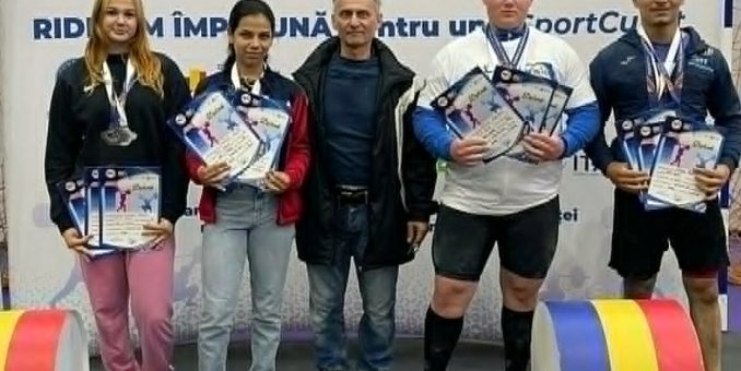 Halterofilii CSM-ului au făcut furori la Naționalele sub 17 ani