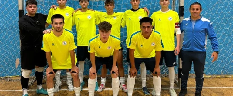 Juniorii șimăndani defilează în seria barajelor naționale la futsal