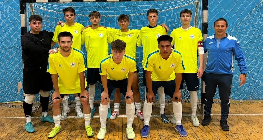 Juniorii șimăndani defilează în seria barajelor naționale la futsal