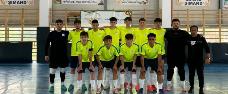 Juniorii șimăndani se califică cu punctaj maxim la turneul final de futsal