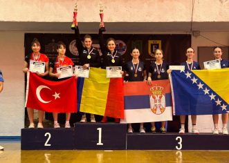 Alesia Sferlea, campioană și cvadruplă medaliată balcanică la tenis de masă!