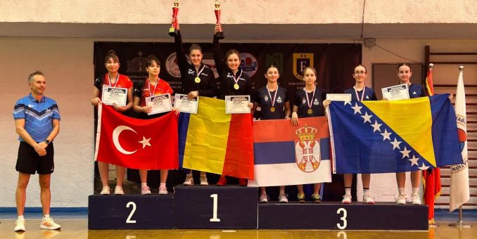 Alesia Sferlea, campioană și cvadruplă medaliată balcanică la tenis de masă!