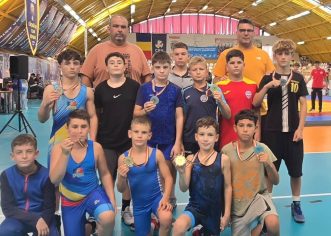Luptătorii de la CSȘ Gloria au urcat pe podium la Lugoj