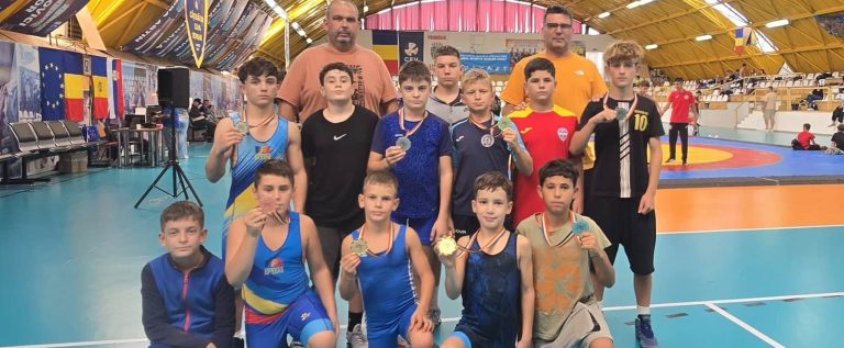 Luptătorii de la CSȘ Gloria au urcat pe podium la Lugoj