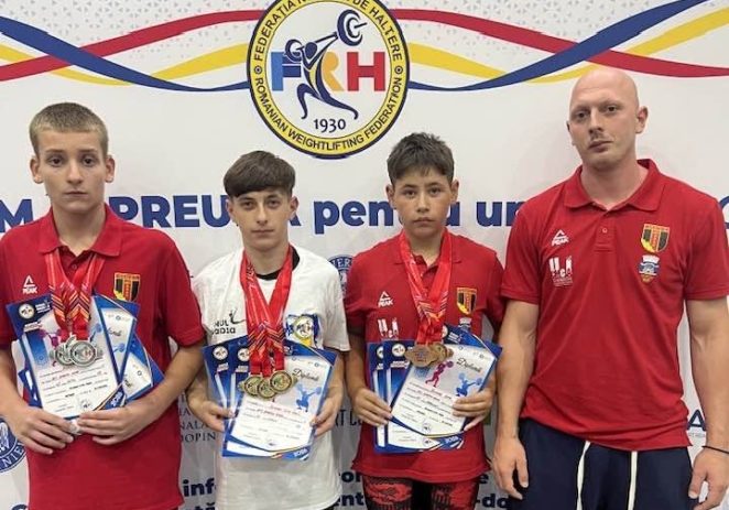 AMEFA și Gloria au avut medaliați la Naționalele U13 și U15 de haltere