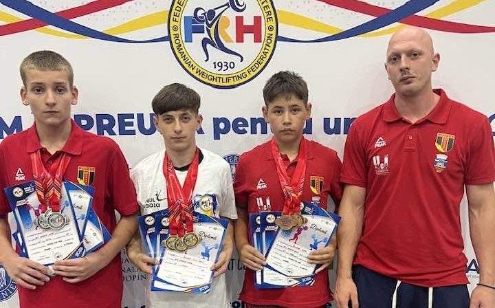 AMEFA și Gloria au avut medaliați la Naționalele U13 și U15 de haltere