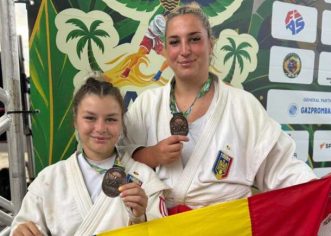 Două „studente” de la CSU Arad au obținut bronzul mondial la sambo