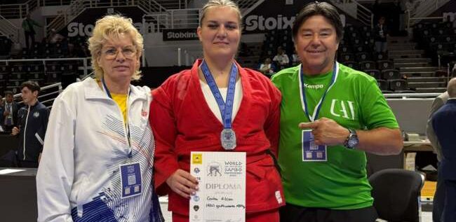 Elena Costea este vicecampioană mondială de junioare la sambo