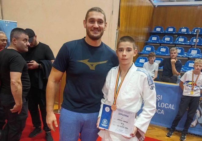 Judoka Amado Popescu a luat bronzul național la ne-waza